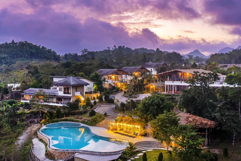 Hồ bơi rộng — 1